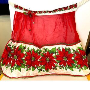 Beautiful vintage Christmas apron poinsettia pattern